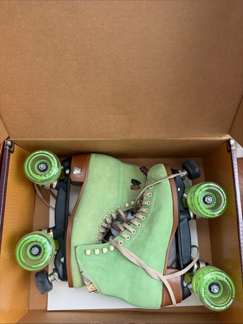 Moxi Skates RARE COLOR HONEYDEW fits 8